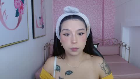 Snapshot of small__naughty chatting on May 2026 01:29:01 PM Mariana Torres online show from May 2026 01:29:01 PM
