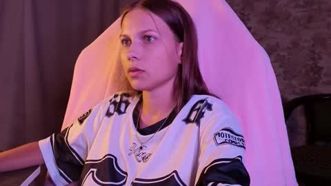 Emma online show from September 2025 04:28:02 PM