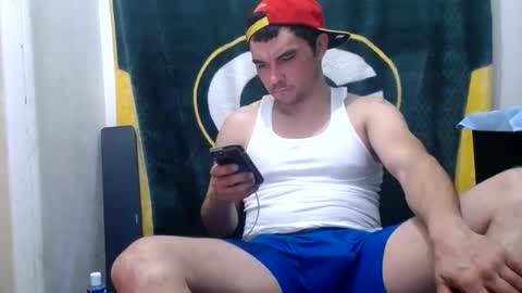 Snapshot of small_wood21 chatting on January 2025 09:51:02 AM small wood21 online show from January 2025 09:51:02 AM