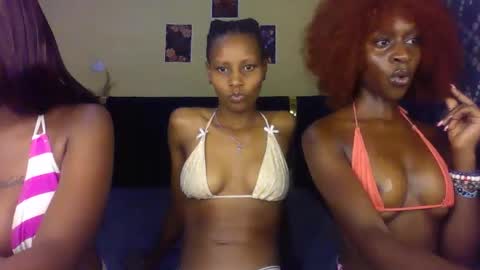 Smallie20 online show from March 2026 02:17:02 AM