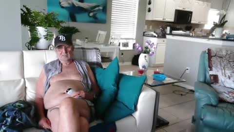 Daddy online show from July 2026 03:15:01 PM