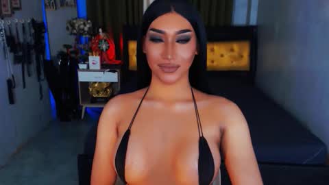 Snapshot of smasherqueen chatting on November 2025 10:15:02 AM smasherqueen online show from November 2025 10:15:02 AM