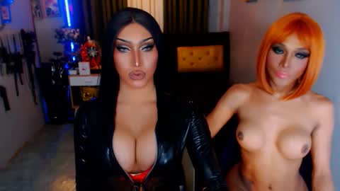 Snapshot of smasherqueen chatting on November 2025 09:45:01 AM smasherqueen online show from November 2025 09:45:01 AM