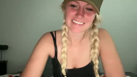 smexxii93 online show from September 2025 03:39:01 PM