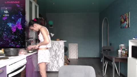 smile_cute_fox online show from September 2025 06:40:02 AM