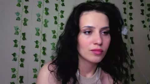 Snapshot of smile_forever_ chatting on May 2026 05:30:02 PM Bella online show from May 2026 05:30:02 PM