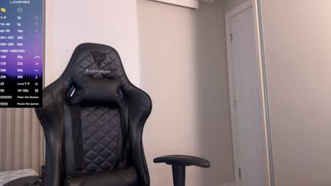 Emily Burns online show from December 2024 05:59:02 PM