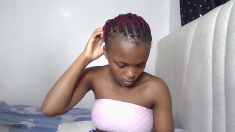 smiley luv1 online show from March 2026 12:22:01 PM