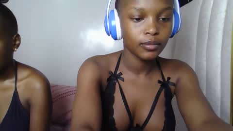 smiley luv1 online show from April 2026 10:02:02 AM