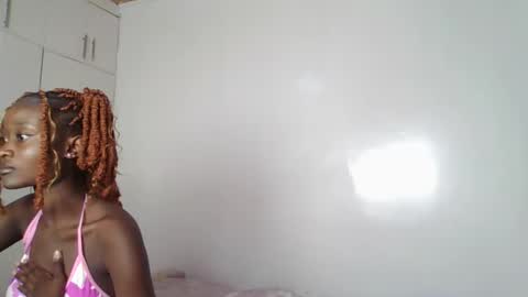 smiley luv1 online show from April 2026 09:36:02 AM