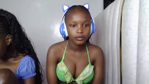 smiley luv1 online show from April 2026 10:09:01 AM