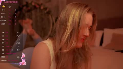 Snapshot of smiley_mia_ chatting on September 2025 07:08:02 AM Mia online show from September 2025 07:08:02 AM