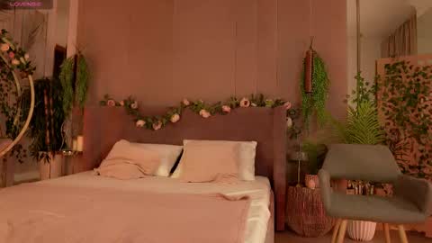 Snapshot of smiley_mia_ chatting on October 2025 05:19:02 AM Mia online show from October 2025 05:19:02 AM