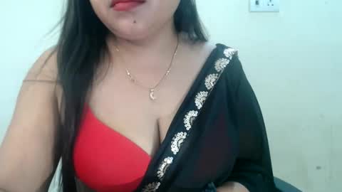 Snapshot of smiley_queen99 chatting on May 2026 04:07:01 AM smiley online show from May 2026 04:07:01 AM