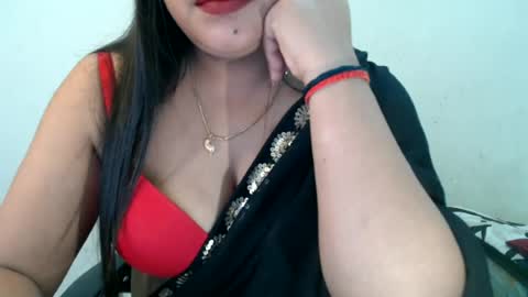Snapshot of smiley_queen99 chatting on June 2026 10:58:01 AM smiley online show from June 2026 10:58:01 AM