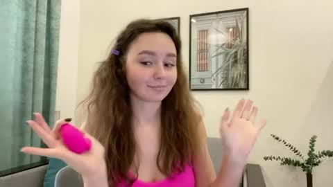 smiling_riddle online show from April 2026 11:18:02 AM