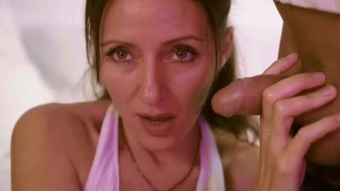 Snapshot of smilinglove chatting on November 2025 06:15:02 AM Tati San online show from November 2025 06:15:02 AM