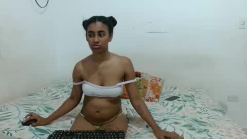 Smith y Mia online show from April 2026 10:25:02 PM