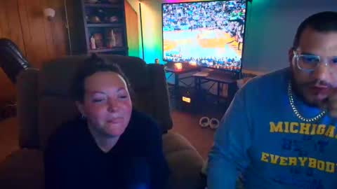 Snapshot of smokewithus2519 chatting on October 2025 01:11:01 AM Come Smoke With Us online show from October 2025 01:11:01 AM