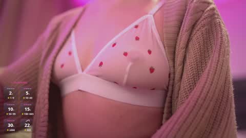 Snapshot of smolsonja chatting on February 2025 07:49:01 PM Sonja online show from February 2025 07:49:01 PM