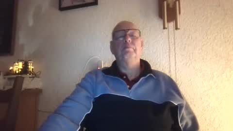 Snapshot of smoothy5460 chatting on December 2024 03:43:02 PM smoothy5460 online show from December 2024 03:43:02 PM