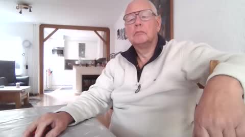 Snapshot of smoothy5460 chatting on November 2025 09:20:02 AM smoothy5460 online show from November 2025 09:20:02 AM