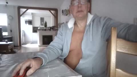 Snapshot of smoothy5460 chatting on November 2025 08:28:01 AM smoothy5460 online show from November 2025 08:28:01 AM