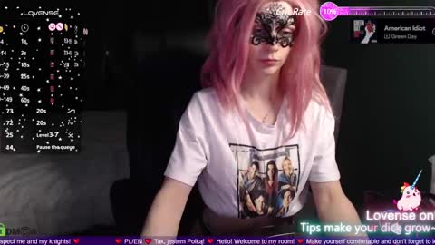 Snapshot of smuffin_x chatting on February 2025 06:48:02 PM Strawberry Muffin online show from February 2025 06:48:02 PM