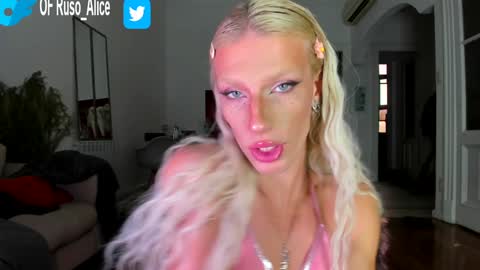 Snapshot of sn0wcat chatting on February 2025 11:13:02 PM online show from February 2025 11:13:02 PM