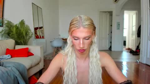 Snapshot of sn0wcat chatting on February 2025 05:22:01 PM online show from February 2025 05:22:01 PM