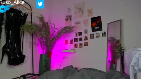 Snapshot of sn0wcat chatting on March 2025 04:58:02 AM online show from March 2025 04:58:02 AM