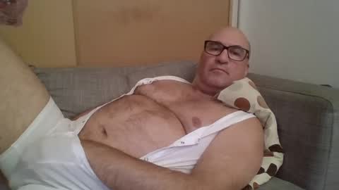 sneakerboy18 online show from January 2025 03:38:01 PM