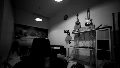 sneaky1985 online show from December 2025 05:09:01 PM