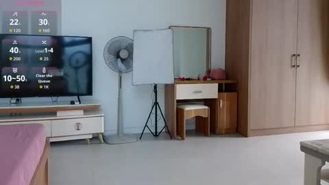 Snapshot of snejinkamisha chatting on September 2025 11:18:01 PM SnejinkaMisha online show from September 2025 11:18:01 PM