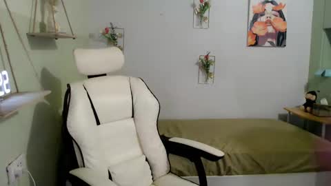 snow_2000 online show from December 2024 07:16:02 AM