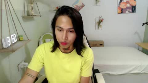 snow_2000 online show from January 2026 11:48:02 AM