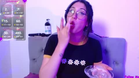 Snapshot of snow_baall chatting on January 2025 02:41:01 PM IG OF red moonn online show from January 2025 02:41:01 PM