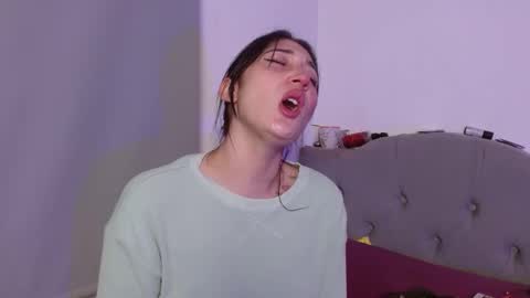 Snapshot of snow_baall chatting on September 2025 04:58:01 AM IG OF red moonn online show from September 2025 04:58:01 AM