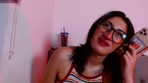 Snapshot of snow_baall chatting on October 2025 05:18:02 AM IG OF red moonn online show from October 2025 05:18:02 AM