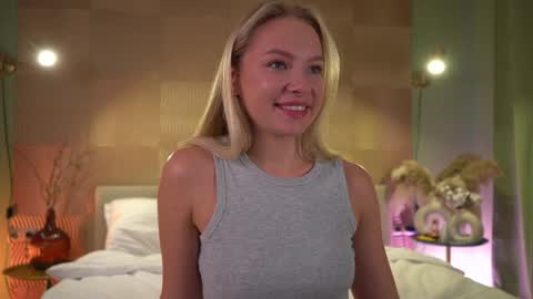 Snapshot of snow_is_falling chatting on December 2024 12:06:02 PM Candice Snow online show from December 2024 12:06:02 PM