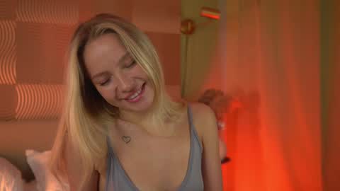 Snapshot of snow_is_falling chatting on December 2024 12:34:02 PM Candice Snow online show from December 2024 12:34:02 PM