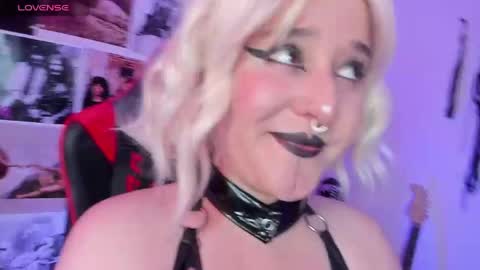 Snapshot of snow_party420 chatting on May 2026 08:07:02 PM online show from May 2026 08:07:02 PM
