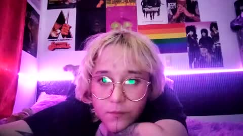 Snapshot of snow_party420 chatting on June 2026 04:46:01 AM online show from June 2026 04:46:01 AM