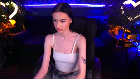 Snapshot of snow_whiteeex chatting on January 2025 01:47:02 PM snow_whiteeex online show from January 2025 01:47:02 PM