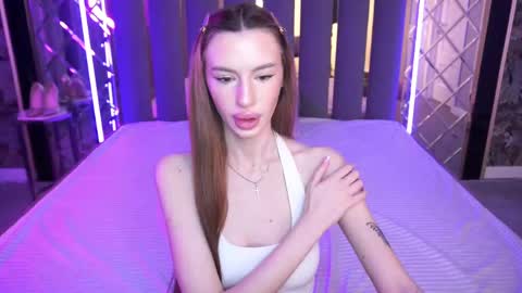 snow_whiteeex online show from May 2026 05:45:01 AM