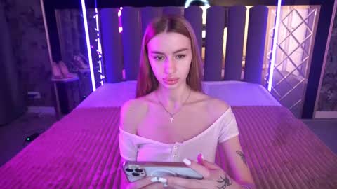 snow_whiteeex online show from May 2026 05:03:01 AM