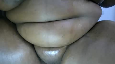 snowbell91 online show from November 2025 06:49:01 AM