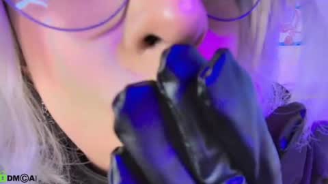 Snow and Bubble online show from July 2026 07:39:01 PM