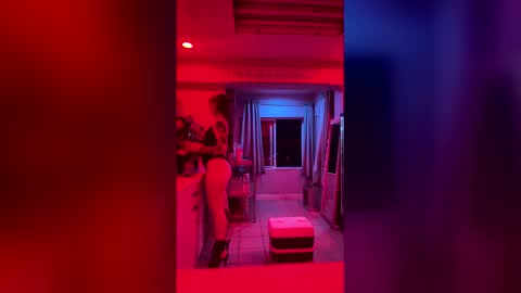 Snapshot of snowgirlie chatting on March 2026 01:51:01 PM snowgirlie online show from March 2026 01:51:01 PM