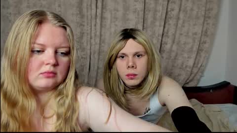 Snapshot of snowwgirll chatting on February 2026 12:40:01 AM Snowwgirlls online show from February 2026 12:40:01 AM